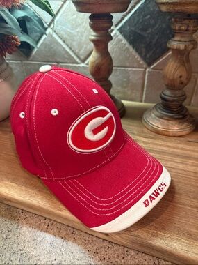 Red 'G' Logo Baseball Cap with White Trim - Brand:
